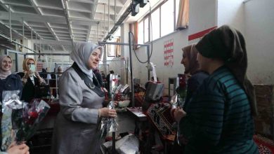 ak parti genel merkez kadin kollari baskani ercan tekstil fabrikasinda kadin iscilerle bir araya geldi 457afa64c6ef |