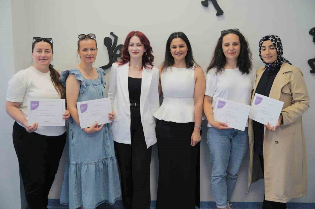 aliagada anneler icin destekleyici program basariyla tamamlandi 7e4eac74e323 |