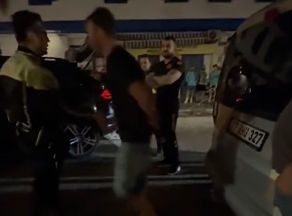 Alkollü sürücü, polise ’Beni döv’ diye yalvardı 1 alkollu surucu polise beni dov diye yalvardi cceeb02178e5 |