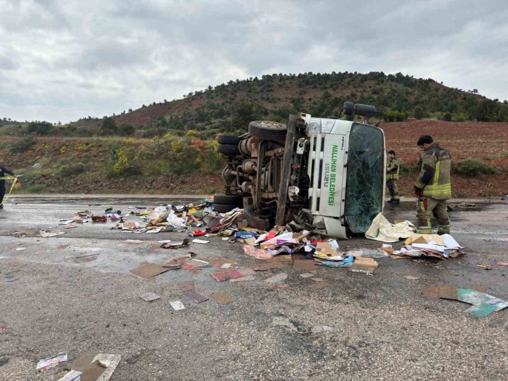 ankarada belediye kamyonu kontrolden cikti 1 olu 1 yarali fa2777654a6a |