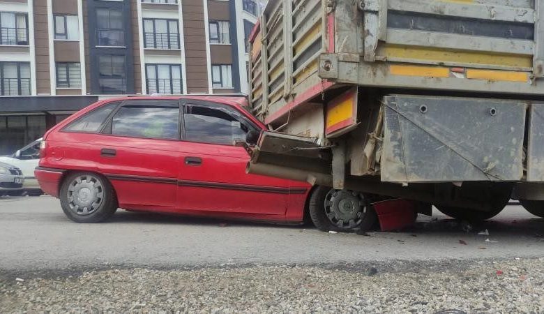 Ankara’da otomobil park halindeki tıra çaptı: 1 yaralı 1 ankarada otomobil park halindeki tira capti 1 yarali ef14510fc4b9 |