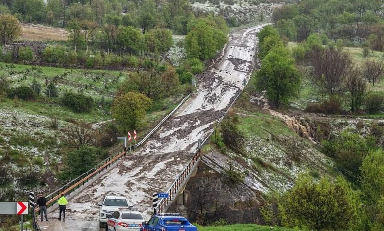 ankarada yogun yagis cesitli ilcelerde yasami olumsuz etkiliyor b5e9a56f1b8c |