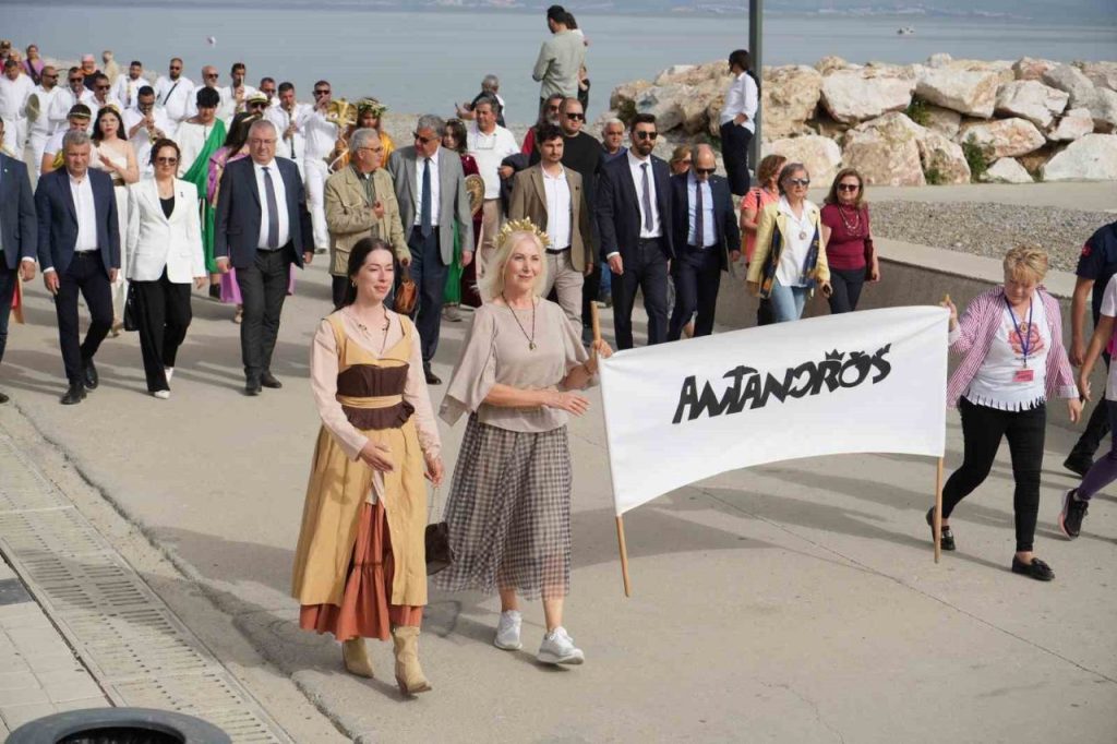 antandros antik festivali kapilarini acti 390029ccf37f |