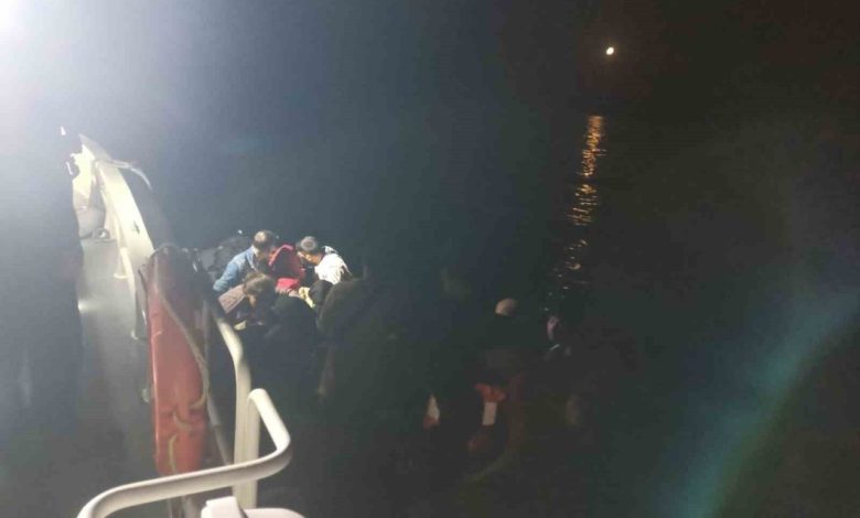 ayvalikta 13u cocuk 43 duzensiz gocmen ve yasa disi yollarla ulkeyi terk etmeye calisan 2 turk vatandasi yakalandi ba7155d2beda |