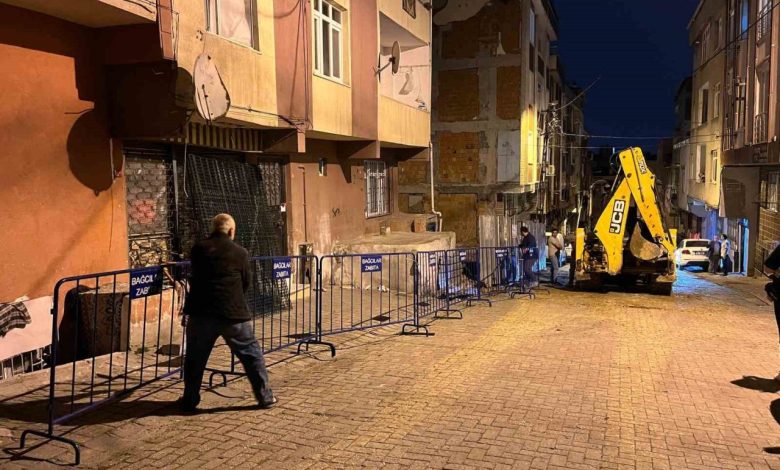 Bağcılar’da inşaatın temel kazma işlemi sırasında hasar gören 5 katlı bina mühürlendi 1 bagcilarda insaatin temel kazma islemi sirasinda hasar goren 5 katli bina muhurlendi 46ff07c12dc9 |