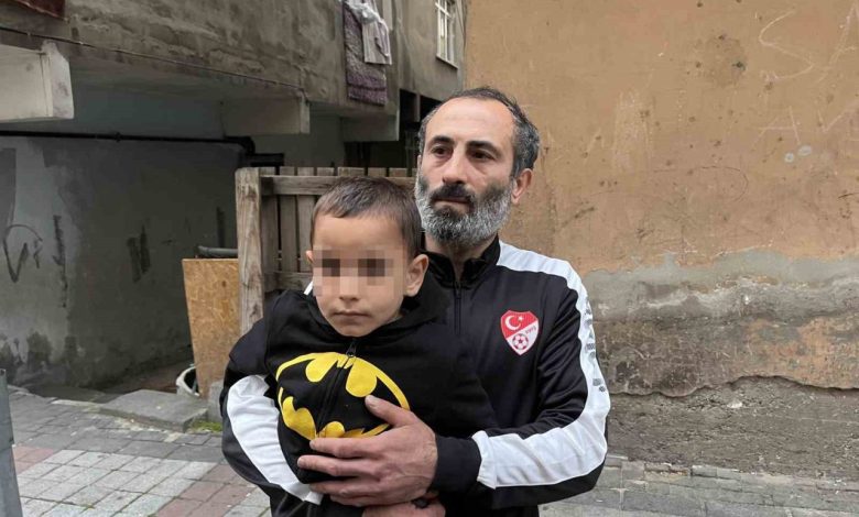 Bağcılar’da otomobil çarptığı çocuk yaralandı: O anlar kamerada 1 bagcilarda otomobil carptigi cocuk yaralandi o anlar kamerada 1232f5a64370 |