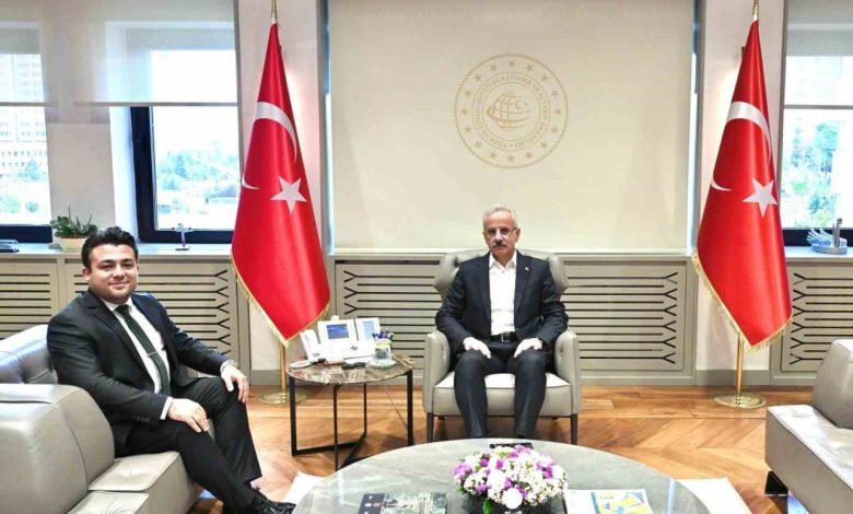 Bakan Uraloğlu, Tiktok Devletlerle İlişkiler ve Kamu Politikaları Bölge Başkanı Kafadar’ı kabul etti 1 bakan uraloglu tiktok devletlerle iliskiler ve kamu politikalari bolge baskani kafadari kabul etti 89c503d23a4f |