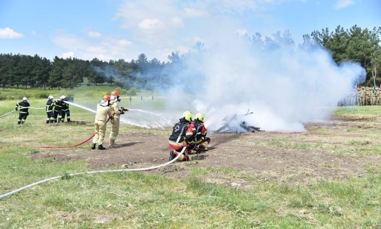 Balıkesir’de itfaiyeden yangına ilk müdahale eğitimi 1 balikesirde itfaiyeden yangina ilk mudahale egitimi 13669e2adc6e |