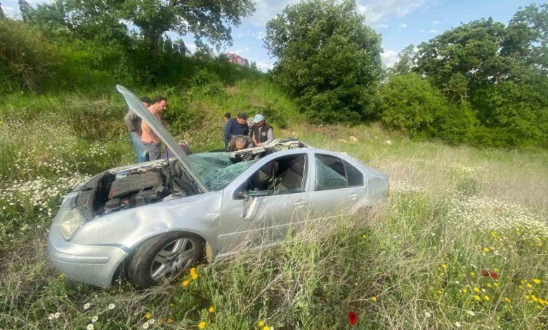 balikesirde tarlaya ucan aracin surucusunu vatandaslar kurtardi 6a3bfd92c39c |