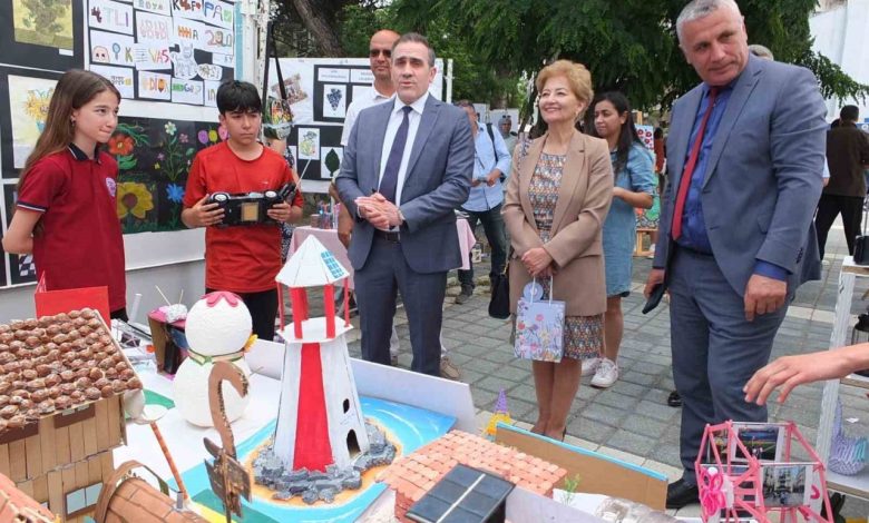 Balıkesirli öğrencilerden sanat şöleni 1 balikesirli ogrencilerden sanat soleni 679887bfc9c9 |