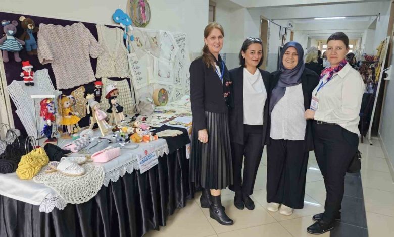 Bandırma Halk Eğitim Merkezi’nden yılsonu etkinliği 1 bandirma halk egitim merkezinden yilsonu etkinligi 96794a11d87b |