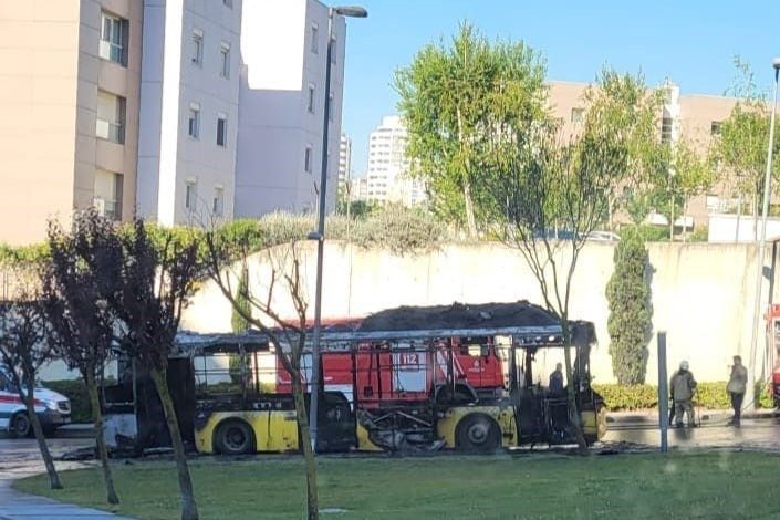 Başakşehir’de İETT otobüsü alev alev yandı 1 basaksehirde iett otobusu alev alev yandi f50af18154d2 |