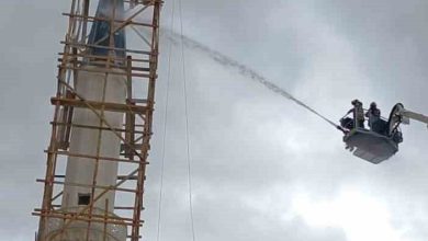 baskentte firtina etkili oluyor bir minareye yildirim dustu 24f7497334ee |