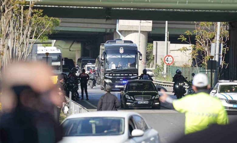 besiktas derbi icin ulker stadyumuna geldi 7abc34a4c608 |