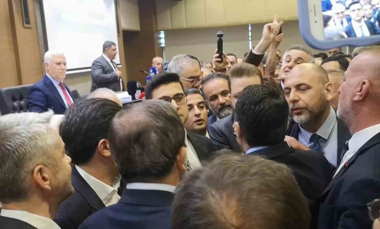 bursa buyuksehir meclisinde tansiyon yukseldi 5afc1015e87a |