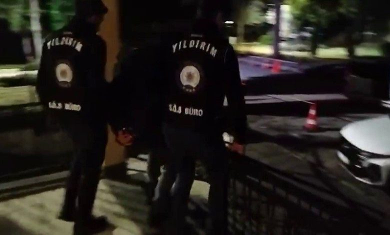 bursada 27 yil hapis cezasiyla aranan supheliye baca deliginden operasyon yaptilar eb843f50e38c |