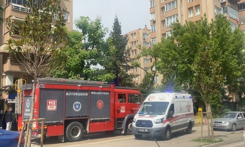 Bursa’da 8 katlı binada yangın paniği 1 bursada 8 katli binada yangin panigi bd51b6c1fec7 |
