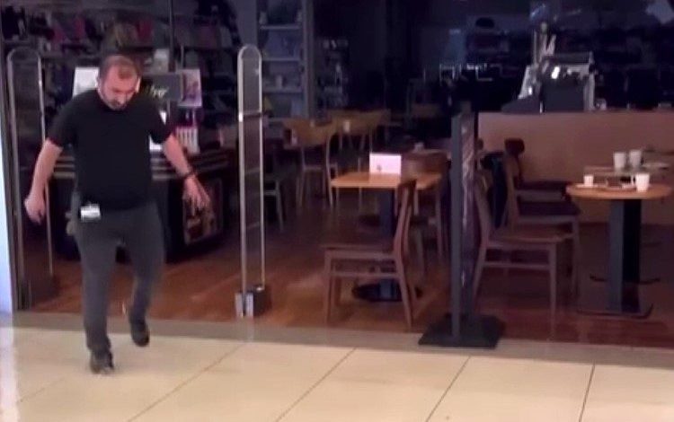 Bursa’da bir alışveriş merkezini su bastı 1 bursada bir alisveris merkezini su basti d08cef7d6599 |