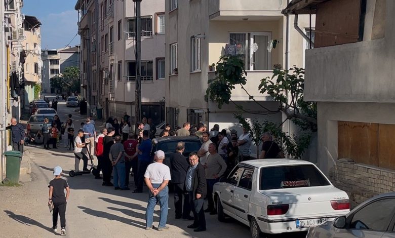 Bursa’da çöp atma kavgası: 1’i ağır 3 yaralı 1 bursada cop atma kavgasi 1i agir 3 yarali 16179295ac62 |