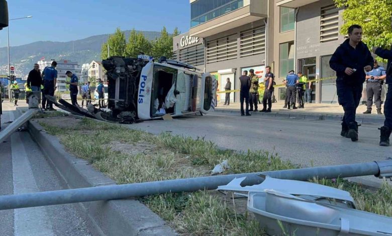 bursada kadina siddet ihbarindan donen polis araci takla atti 2si polis 4 yarali 52d38a1548f2 |