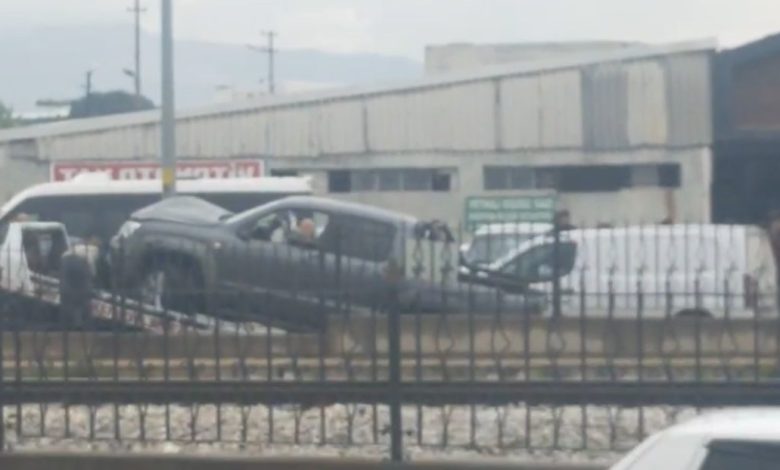 Bursa’da kontrolden çıkan araç durağa daldı 1 bursada kontrolden cikan arac duraga daldi 8afe728dbf3b |