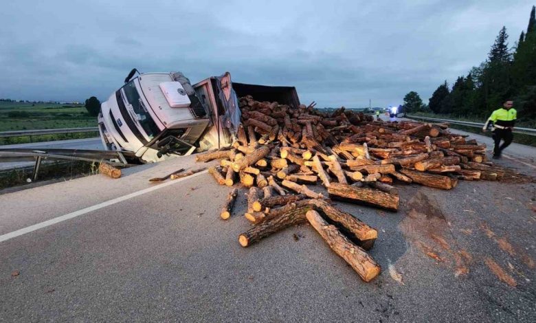 bursada trafik kazasi 3 yarali 05562739d511 |