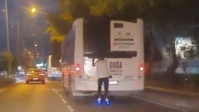can guvenligini hice saydi patenle otobusun arakasina tutunarak yolculuk yapti 1a4ae2e8375a |