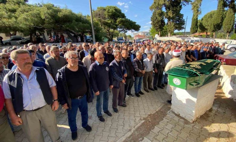 canakkaledeki kazada hayatini kaybeden 2 kisi balikesirde topraga verildi 3460033a91e8 |