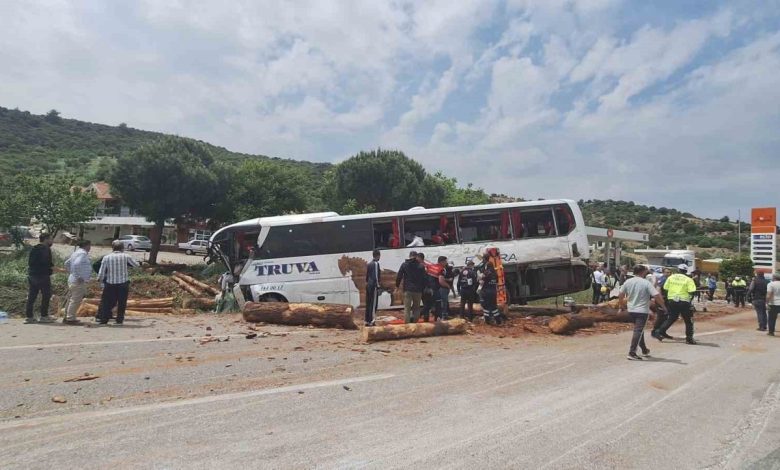 canakkaledeki otobus kazasinda olenlerin kimlikleri belli oldu e5e326ee52e3 |