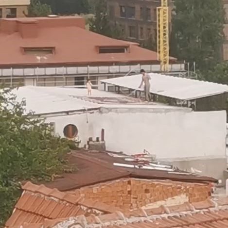 Çocukla birlikte çatıda halı yıkayan vatandaş kamerada 1 cocukla birlikte catida hali yikayan vatandas kamerada 30fd18781466 |