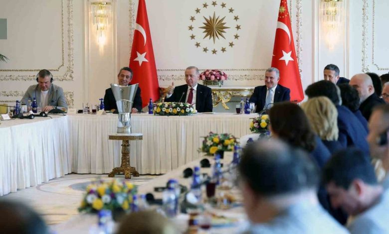 cumhurbaskani erdogan fenerbahce heyetini kabul etti e8bb6a8f2bdd |