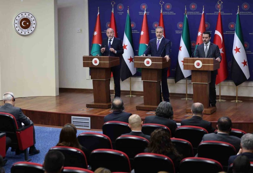 disisleri bakani fidan pkknin fesih karari kalici baris ve istikrarin bolgemize hakim olmasi acisindan ben bu karari oldukca onemli goruyorum f849ecd86347 |