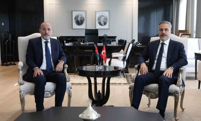 Dışişleri Bakanı Fidan, Ürdünlü mevkidaşı Safedi ile bir araya geldi 1 disisleri bakani fidan urdunlu mevkidasi safedi ile bir araya geldi c47b5f4c7886 |