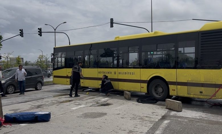 donus yapan otobusun altina giren motosikletli genc hayatini kaybetti 93226236407c |