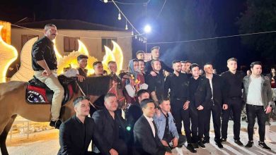 dugunde taki yerine geline buzagi damada at hediye ettiler 15b6c917147d |