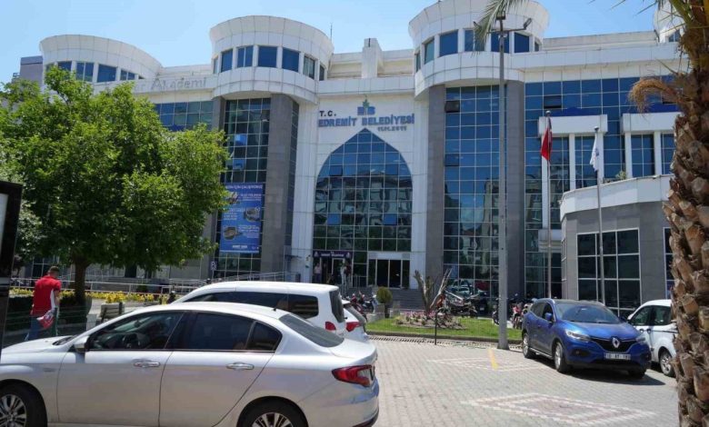 edremit belediyesi yapi kontrol mudurlugune operasyon 3u belediye personeli 7 kisi gozaltinda cd55dd27eb97 |