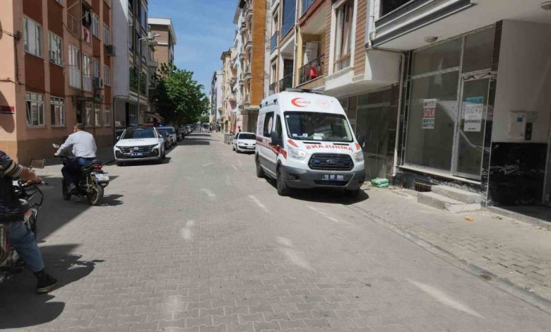 edremitte bicakli kavga 2 yarali fa083f669ae2 |