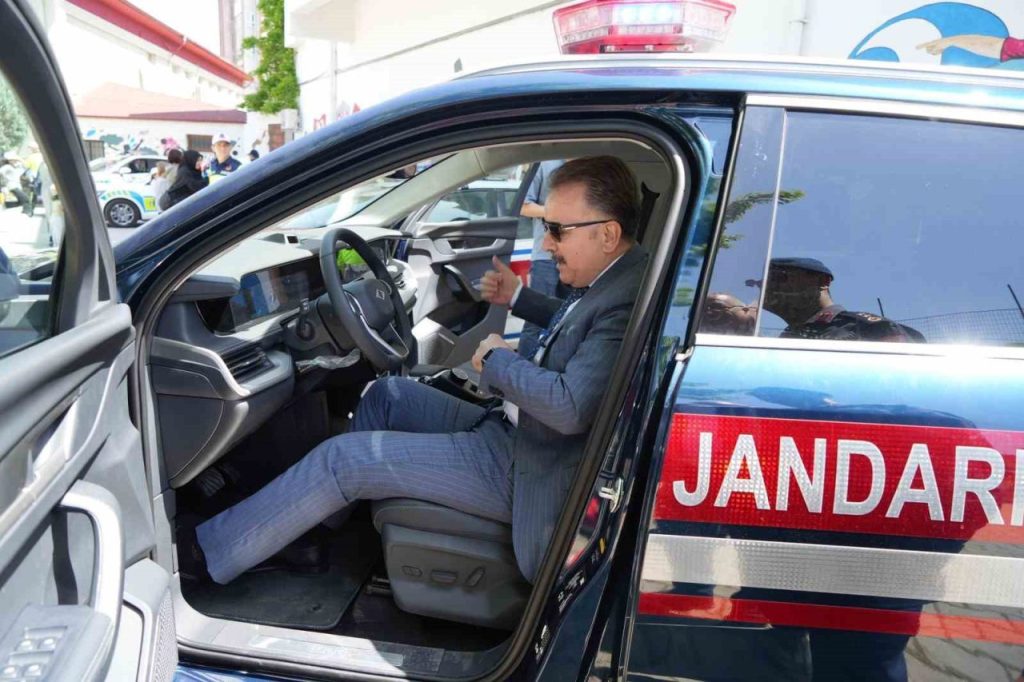 edremitte togg jandarmanin hizmetine girdi 95d846469ad8 |