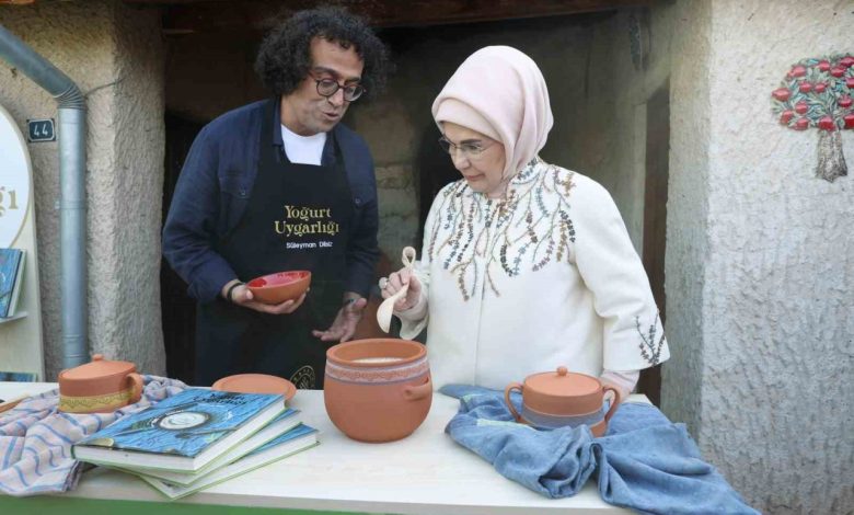 emine erdogan nevsehirde turk mutfagi haftasi kapsaminda yogurt mayaladi f5d9ec742b60 |