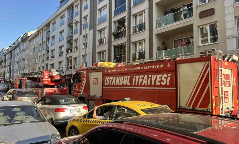 eyupsultanda 7 katli binanin catisi alev alev yandi yangin iki binaya sicradi 1debe495751e |