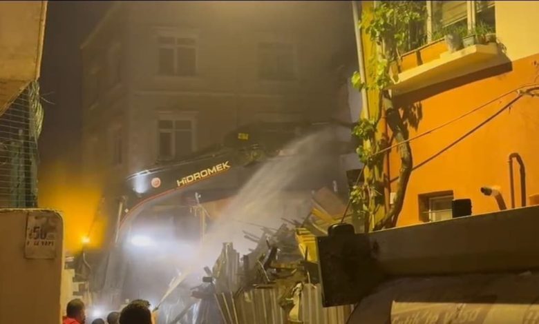 fatihte kismen coken metruk bina kontrollu olarak yikildi 63a81b1c94fa |