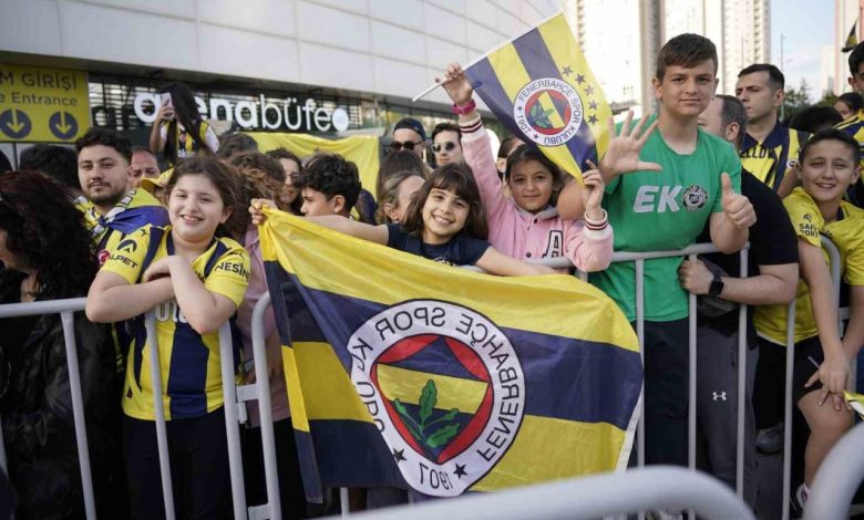 fenerbahce euroleague sampiyonlugunu taraftariyla kutladi 0590e949481f |