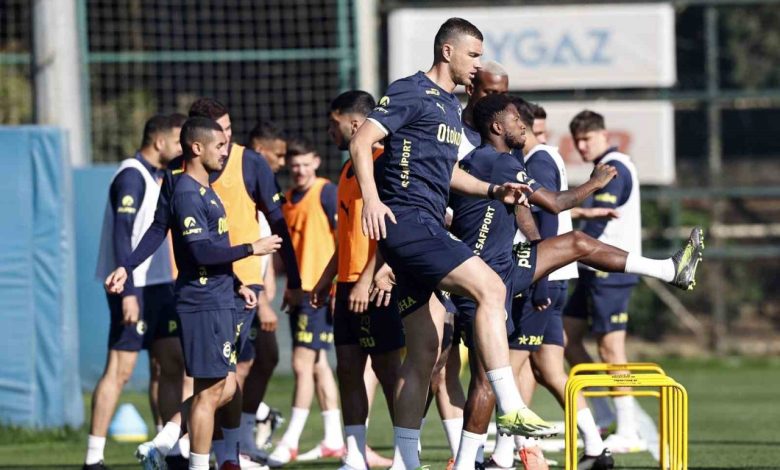 fenerbahce eyupspor maci hazirliklarina basladi a4c0b149c920 |