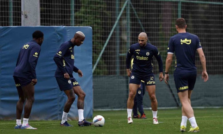 Fenerbahçe, Hatayspor maçı hazırlıklarını tamamladı 1 fenerbahce hatayspor maci hazirliklarini tamamladi 8927c24f264e |
