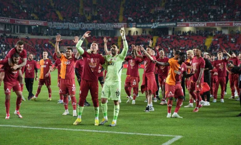 fernando muslera bulent korkmazin rekoruna ortak oldu 1dedaf2b70ad |