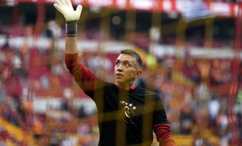 galatasaray bu sezon ligde 15 kez kalesini gole kapatti c8446d869ebf |