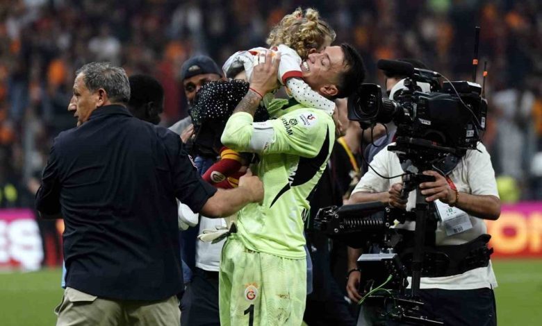 galatasaray sampiyonlugu taraftari onunde kutladi b3f285ced6ed |