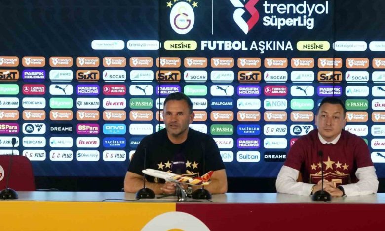 Galatasaraylı futbolculardan basın toplantısında sulu kutlama 1 galatasarayli futbolculardan basin toplantisinda sulu kutlama 028646da4ec9 |