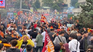 galatasarayli taraftarlar yenikapiya akin etti 4c3b06a980bf |