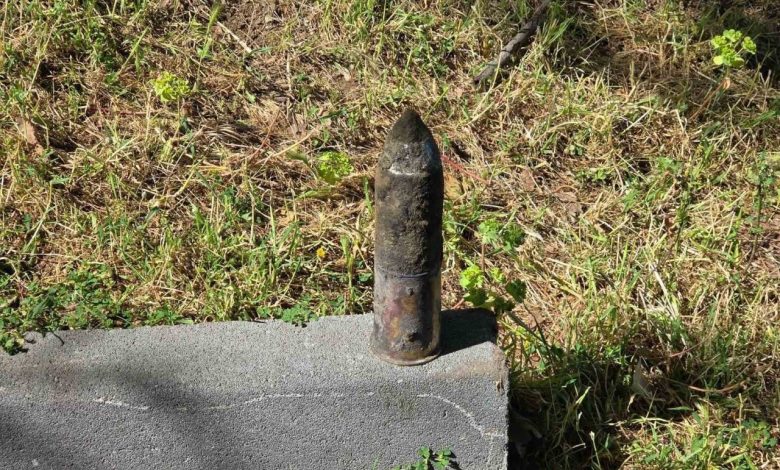 Göl kenarında patlamamış top mermisi bulundu 1 gol kenarinda patlamamis top mermisi bulundu e0b717b2b394 |